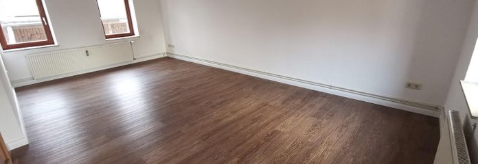 ** 645 € з комунальними витратами ** 3 хвилини пішки до центру міста та Старого міста: гарна, світла 1-кімнатна квартира у дворі – Wohn-Schlafzimmer 