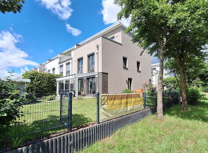 Exklusives Stadthaus am Seerosenpark in Bremen Oberneuland - provisonsfrei! – Haus Südseite