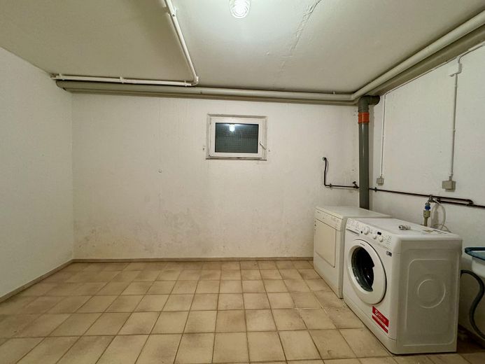 Haus in bester Südlage mit unverbaubarem Ausblick – Waschkeller