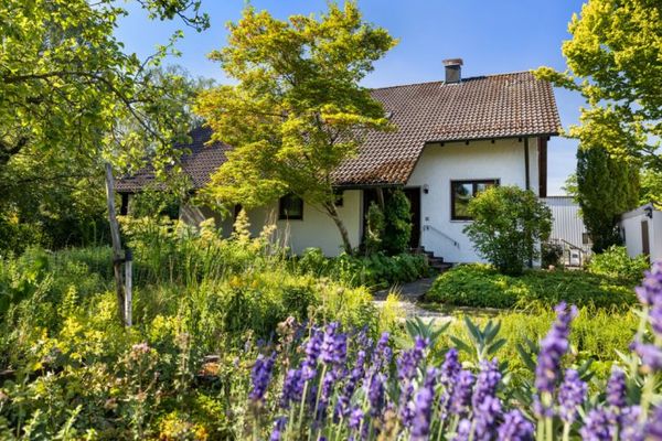 *BEZ PROWIZJI DLA KUPUJĄCEGO*: Przestronny dom dwurodzinny z rezerwą budowlaną w Bobingen