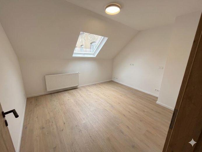 Wohnung: 130 m² (zwei Bäder) + 40m² Speicher | Balkon & Garage – Foto 10