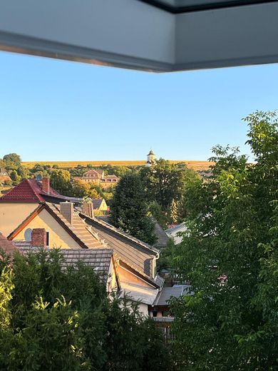 Dom jednorodzinny z przestronną częścią mieszkalną, tarasem i dwoma miejscami parkingowymi – Ausblick