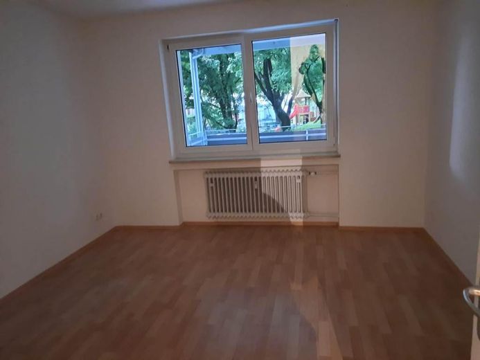 Mieszkanie 3-pokojowe z kuchnią, łazienką i bardzo dużym balkonem od strony zachodniej, bezpośrednio od właściciela – Zdjęcie 3