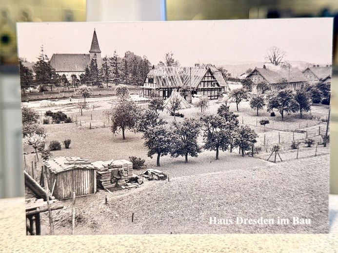 HORN IMMOBILIEN ++ tolles Reetdach-Fachwerkhaus in Alt Rehse bei Neubrandenburg, Denkmalschutz – historisches Foto