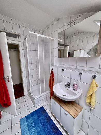 Attraktive Dachgeschosswohnung in charmanter Stadtvilla – Foto 9