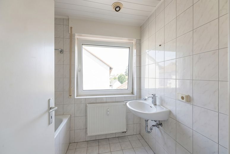 Helle 3-Zimmer Wohnung mit Küche und Balkon – Foto 7
