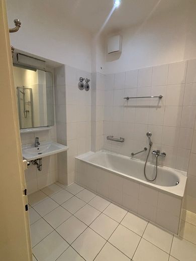 Vicino a Prinzregentenpl., splendido appartamento di 4,5 locali in edificio d’epoca ad Alt-Bogenhausen + cucina abitabile, zona pranzo e balcone! – Foto 9