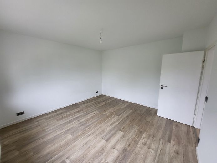 KERNSANIERTES RMH | CA. 170 m² WOHNFLÄCHE | AUFSTOCKUNG WIRD AKTUELL REALISIERT | PROVISIONSFREI – Foto 9
