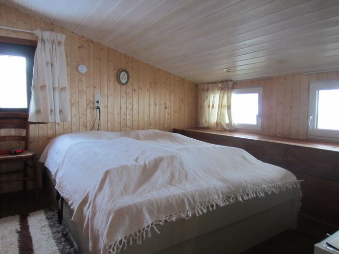 منزلان لقضاء العطلات في إيفل – Eltern Schlafzimmer Gelbe Haus