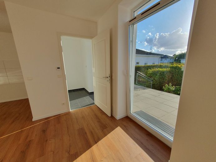 Gerenoveerd EN direct beschikbaar: tuinappartement m. eigen ingang, vloerverwarming, meer- en stationsnabijheid – WZ 2