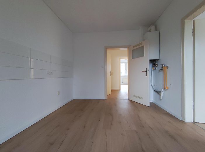 Appartamento ristrutturato di 2,5 locali con balcone e uso del giardino – Küche
