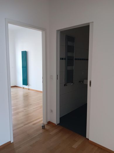 Exklusive 4-Zimmer-Loftwohnung | ca. 165 m² | TG-Stellplatz | Süd-Balkon | Frankfurt-Innenstadt – Kind