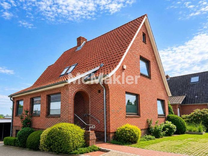 Ein Haus, das sich ein Stück weit selbst bezahlt: EFH mit separater Büroeinheit – Foto 1
