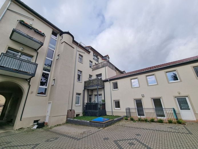 Tolle Maisonettewohnung mit Stellplatz in der Remise! – Innenhof