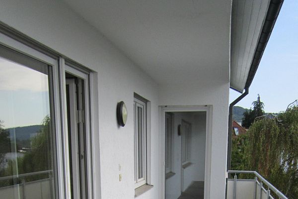 Ruhige zentrale 4,5-Zimmer-Wohnung mit großem Balkon 1. OG Herrenberg Ziegelfeld Wallbox Stellplatz