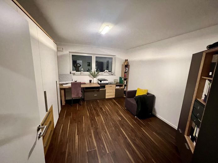 Neuwertiges Einfamilienhaus mit Wärmepumpe, PV, Doppelgarage & hochwertiger Ausstattung – Foto 38