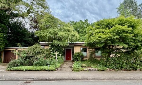 Rissen - Bungalow mit Entwicklungspotential  **courtagefrei**