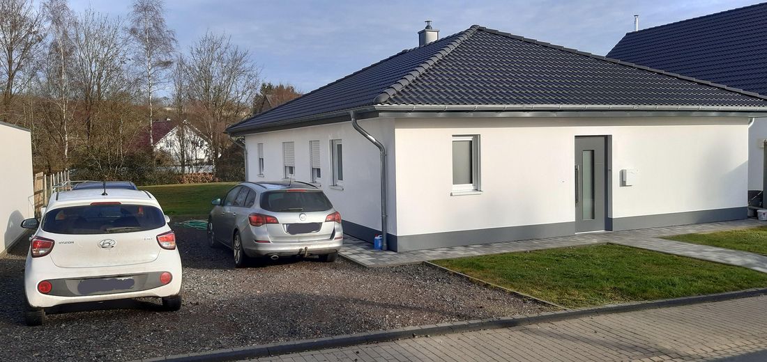 Bungalow mit Stellplätzen