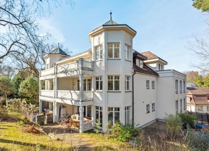 Ruhiges, helles Penthouse mit großem Balkon in begehrter Toplage von Wannsee - Nur ohne Makler ! – Straßenansicht Am Sandwerder