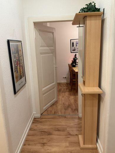 Möblierte 2 Zimmer-Wohnung in zentraler Lage in Frankfurt sachsenhausen – Flur