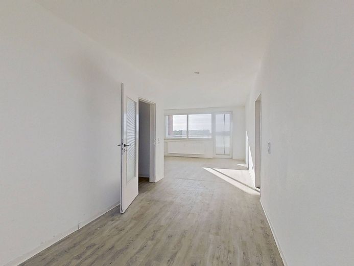 Punta in alto: moderno appartamento di 3 locali con BALCONE e splendida vista – Ansicht II: Wohn- und Esszimm…