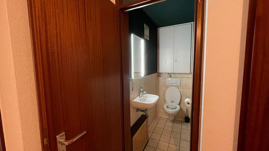 Double investment, two apartments, one offer! – 3 Zimmer Wohnung Gäste WC