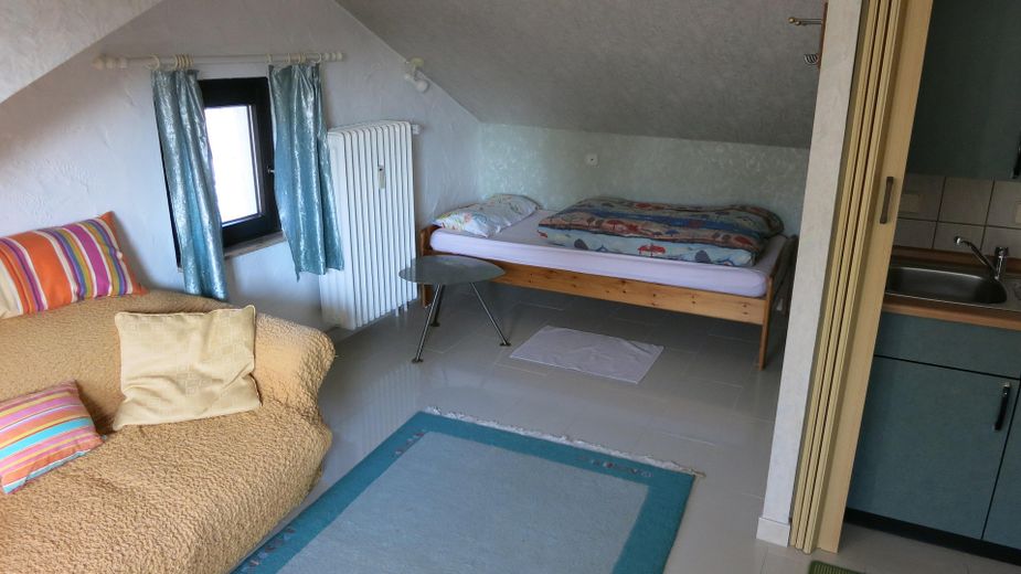 Mobilyalı. Tek odalı daire yalnızca hafta sonları evine gidenlere kiralıktır – Fotoğraf 3