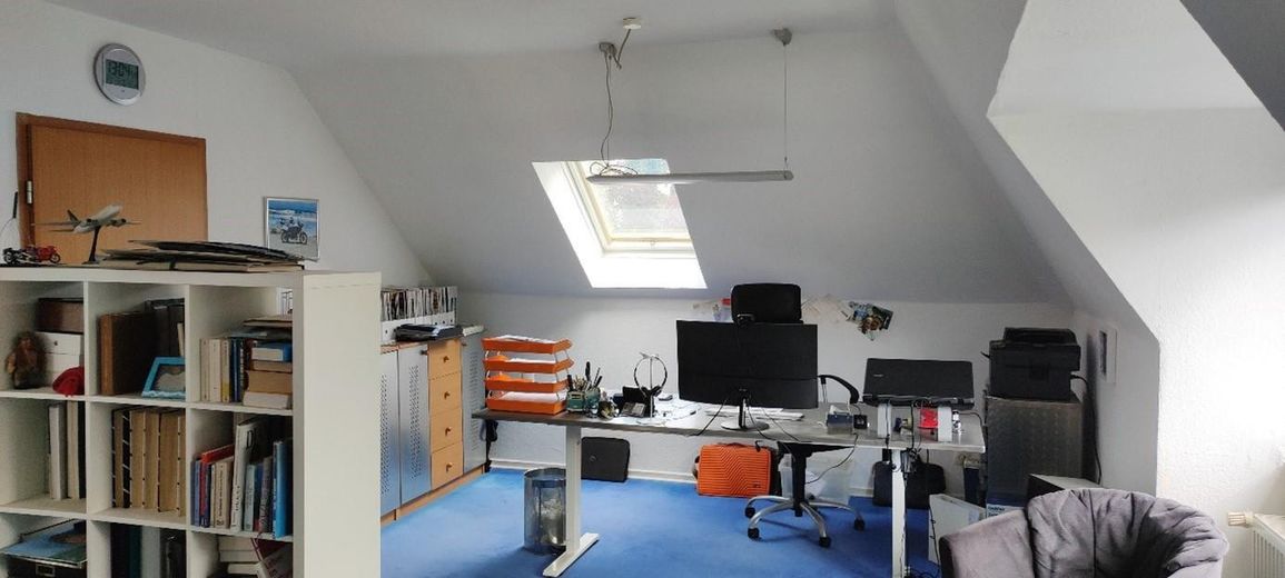 Einfamilienhaus (freistehend) mit Einliegerwohnung – Zimmer 2 DG