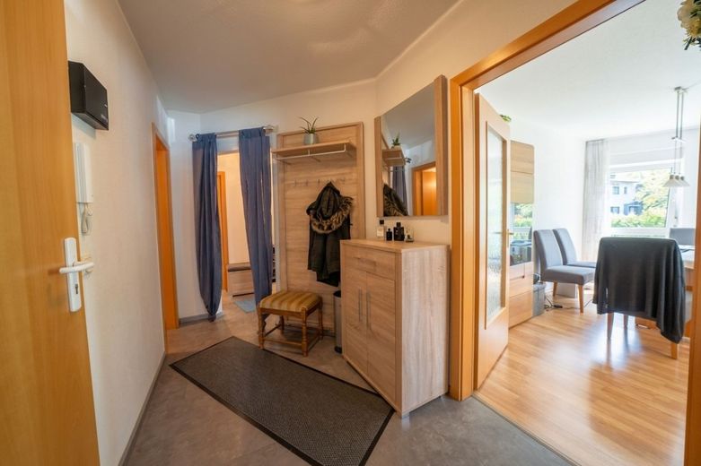 ATIK: Gepflegte 3-Zimmer-Erdgeschosswohnung in attraktiver Wohnlage – Eingangsbereich