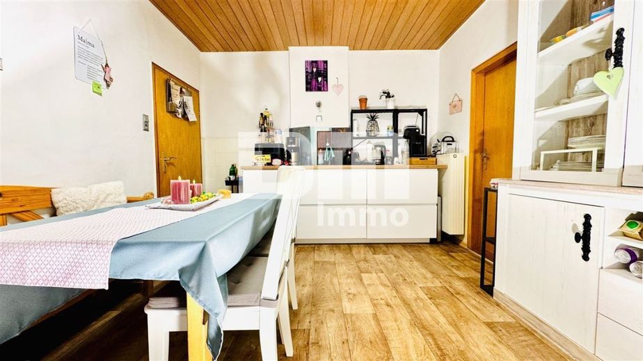 (R)eserviert!Modernisierte DHH mit Anbauten + Garagen in Traumlage – EG Küche / EBK Zugang Wintergarten