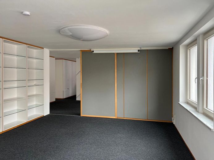Raum 06 (Blick zum Eingang)