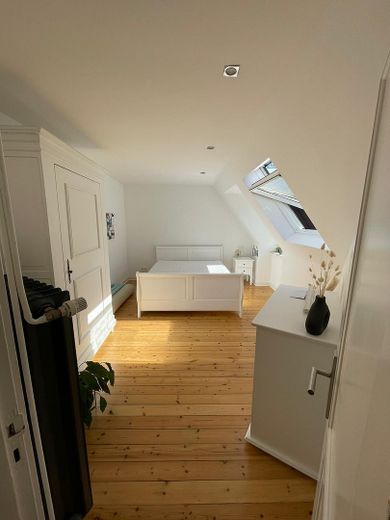 شقة مشرقة مُجددة من 3 غرف في ديسترنبروك – Schlafzimmer