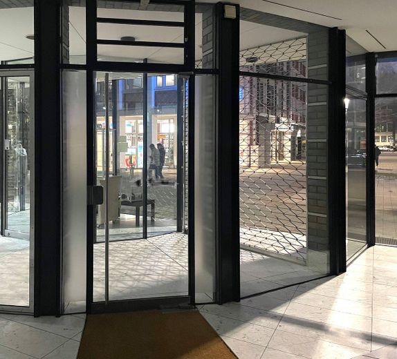 Atractivo local comercial/superficie comercial/oficina en una imponente casa de arquitecto en el corazón de Rheydt – Schaufensteransicht innen (2)