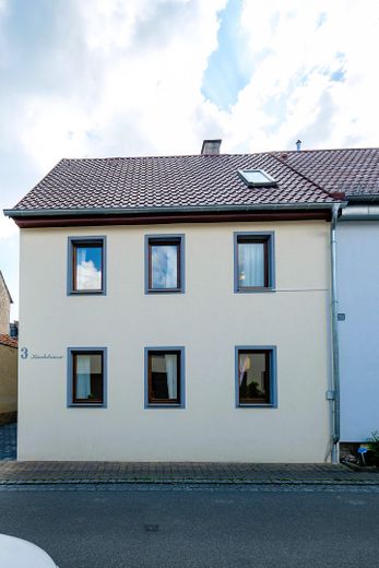 Wunderschönes Einfamilienhaus mit Anliegerwohnung  -  Provisionsfrei! – Außenansicht (II)