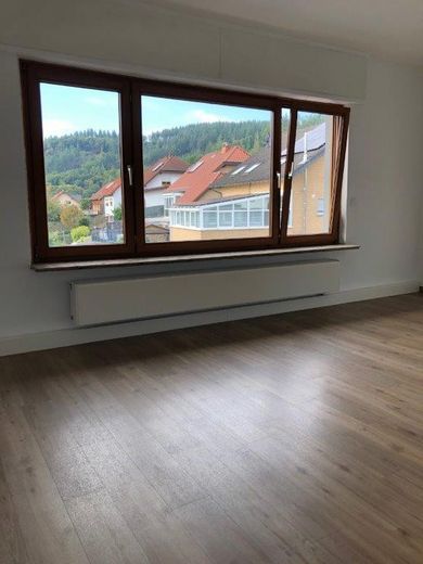 Wohnzimmer Richtung Fenster
