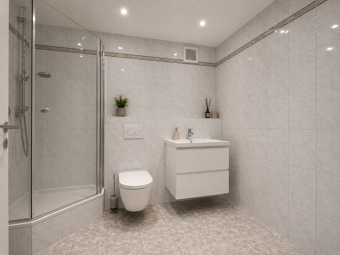 Modernisierte 3-Zimmer-Wohnung mit 2 Westbalkonen in Regensburg – Bad