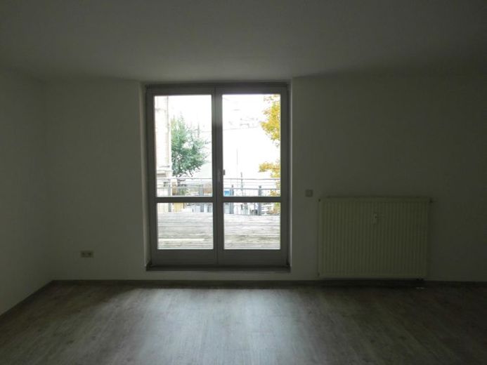 Sanierte 2-Zimmer-Wohnung mit großem Balkon im 1. Obergeschoß im Stadtzentrum! – फोटो 1