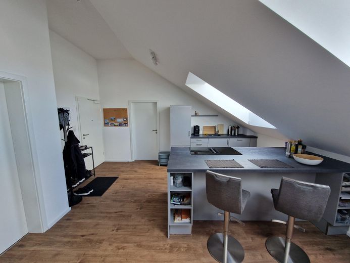 Eingang und Küchenblick