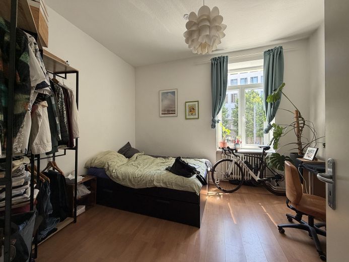 Appartamento centrale di 3 locali nel Nordend con cucina componibile e bagno con luce naturale – Zimmer 2