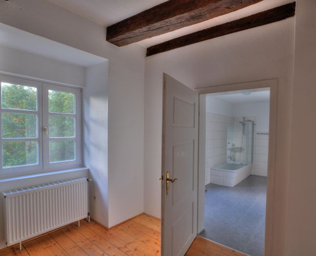 Idyllische Altbauwohnung mit Blick aufs Wasser – Schlafzimmer 2