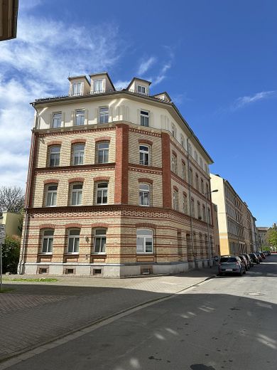 Living or investing in the heart of Erfurt – Vacant apartment in an attractive location – Außenansicht