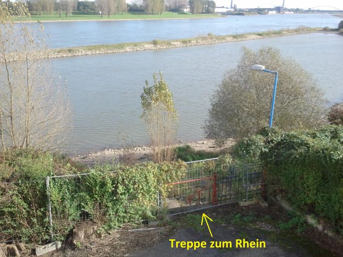 ESCLUSIVA POSIZIONE DIRETTA SUL RENO CON TERRENO EDIFICABILE CON FABBRICATI ESISTENTI – Zugang zum Rhein 