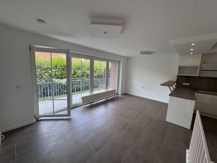 Lichtdurchflutete 2,5-Zimmer-Maisonette, Terrasse und Garten – frisch renoviert & sofort beziehbar – Wohn- und Esszimmer im OG