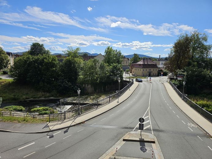 125qm 6-Raum Wohnung nach Renovierung und Sanierung zum Erstbezug – Panoramaansicht 3.4