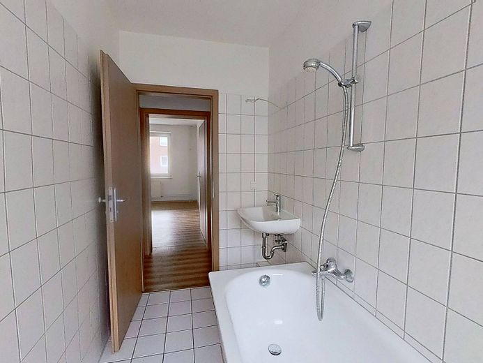 Ihr neues Wohlfühlzuhause in Rendsburg: Geräumige 3-Zimmer-Wohnung mit EBK und BALKON – Ansicht II: Bad