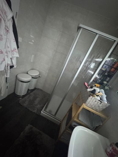 * Provisionsfrei* Vielseitig nutzbare 164 qm Wohnung auf zwei Etagen** – Badezimmer 2