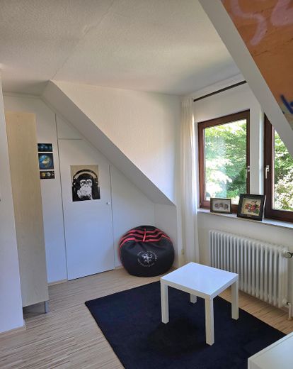 Freistehendes Einfamilienhaus mit Südgarten in ruhiger Lage von Hamburg-Volksdorf – Schlafzimmer 2, Ansicht 2