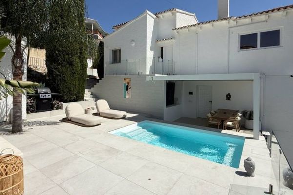 Super stylische Villa, komplett modernisiert mit vielen Extras und atemberaubender Aussicht