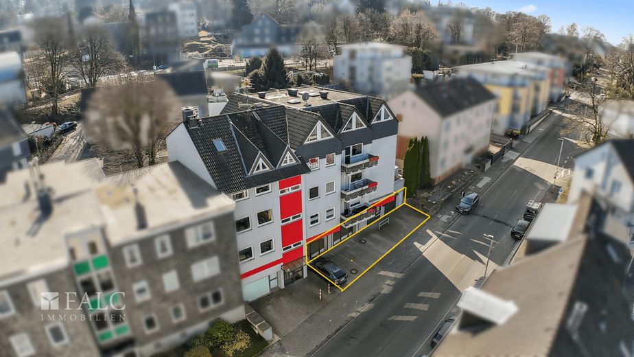 Vielseitig nutzbare Ladenfläche mit Büro, Stellplätzen und guter Sichtbarkeit – Außenansicht