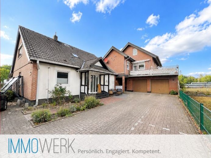 Vielseitiges Immobilienensemble: 2 Häuser · 3 Wohneinheiten – Foto 1